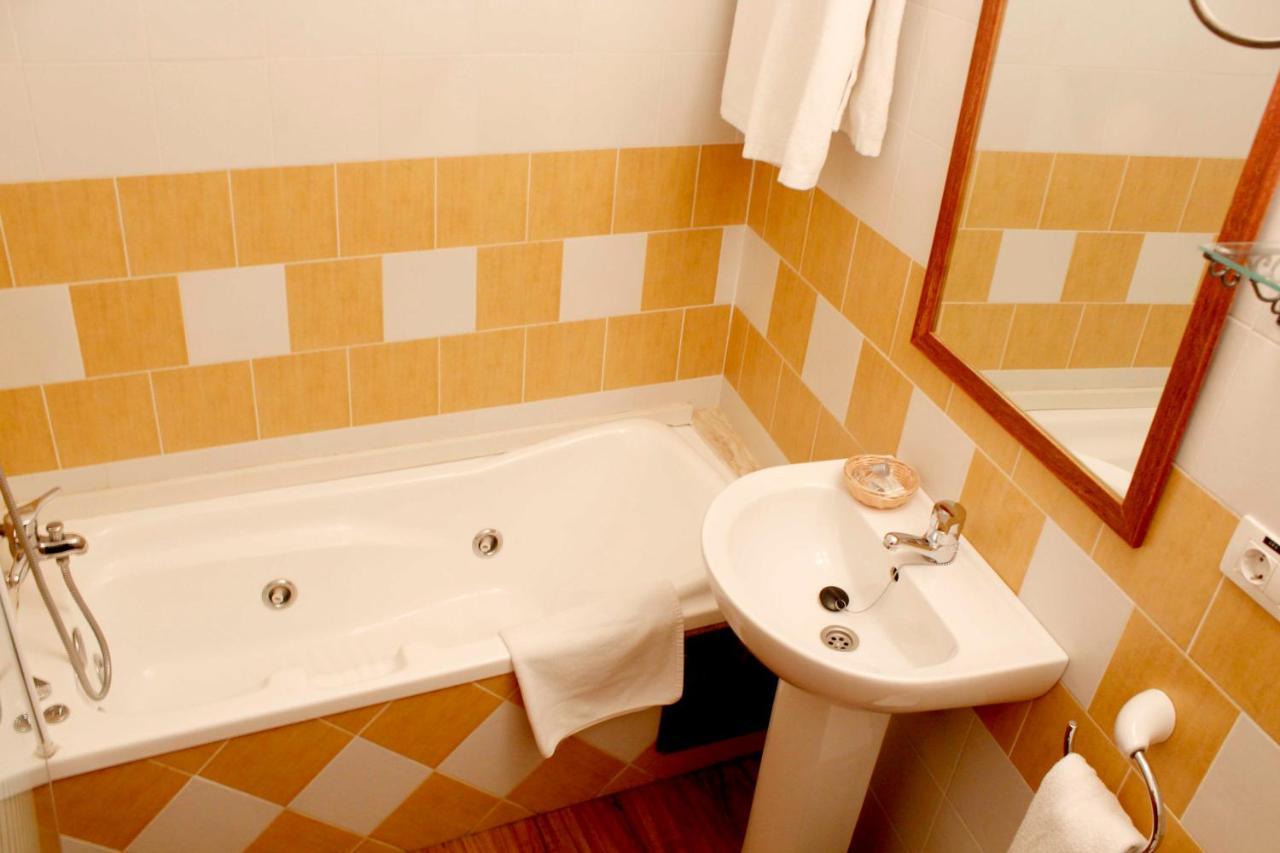 Hostatgeria Sant Jaume Hotell Corachar Eksteriør bilde
